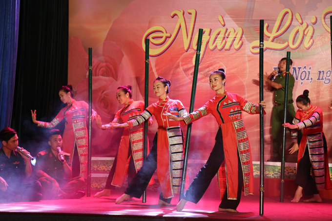 The performance of police officers from Dien Bien province